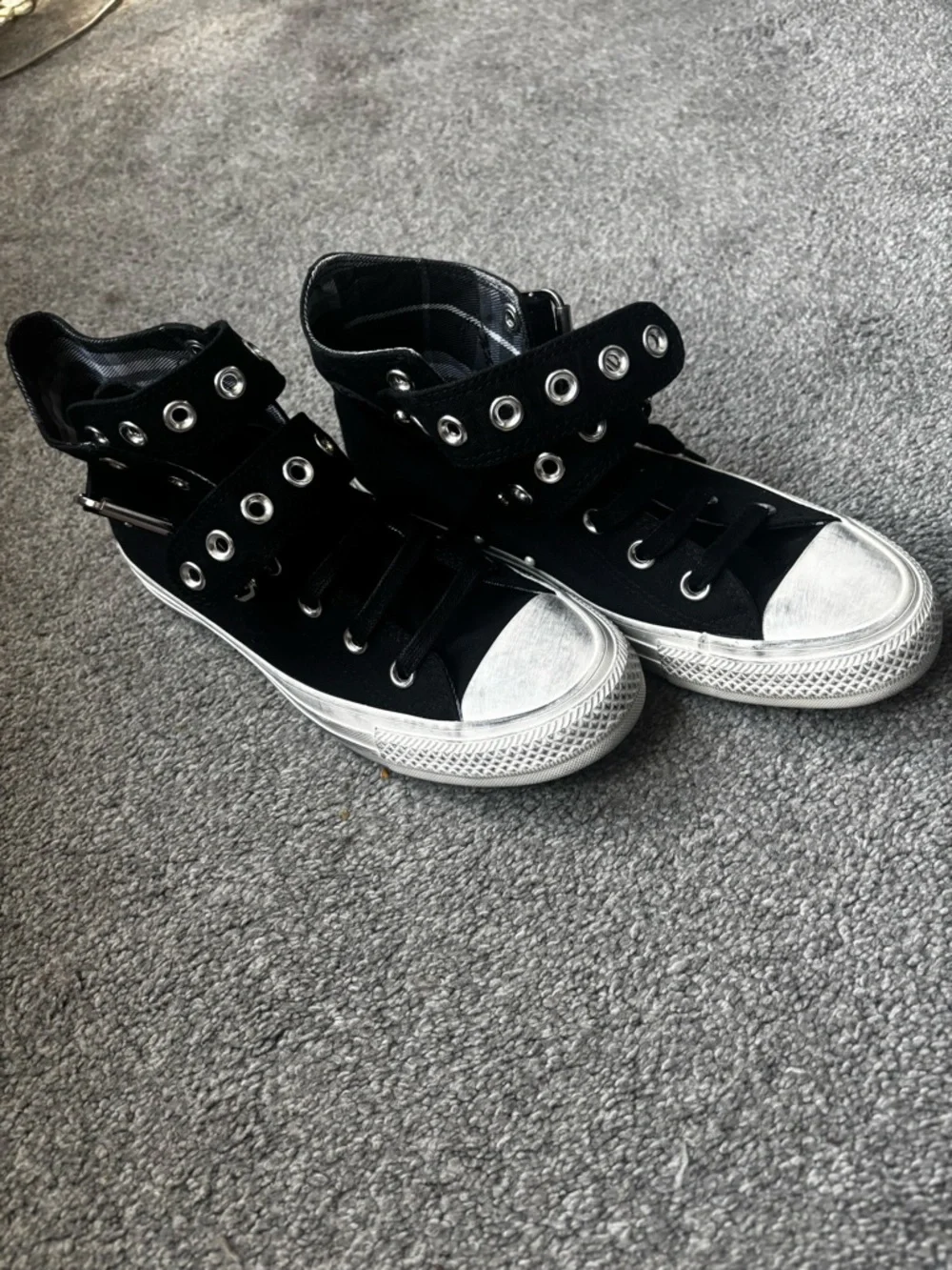 Limited edition!Converse Black Canvas Sneakers with Double Buckle Straps - Picture 7 of 12